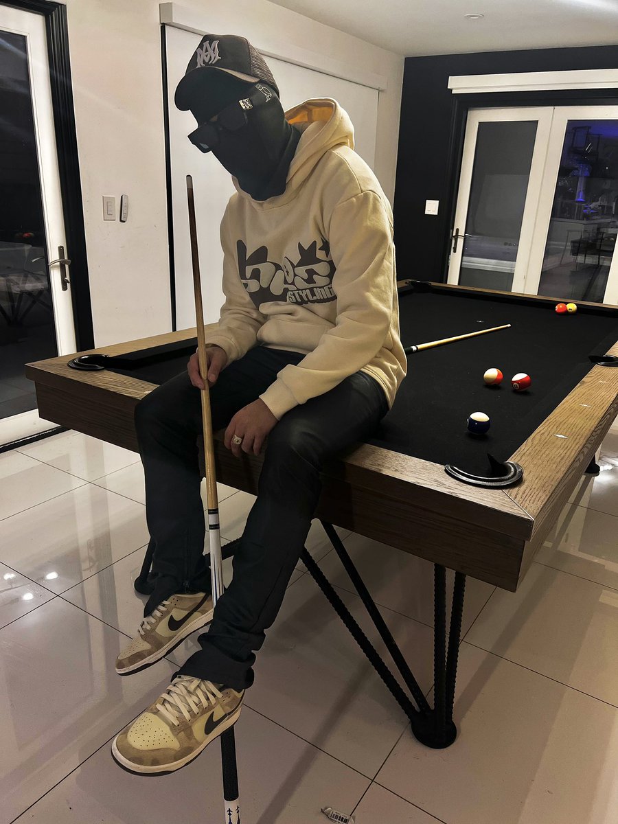 Elvin_209's tweet image. Making my own clothing now n shit