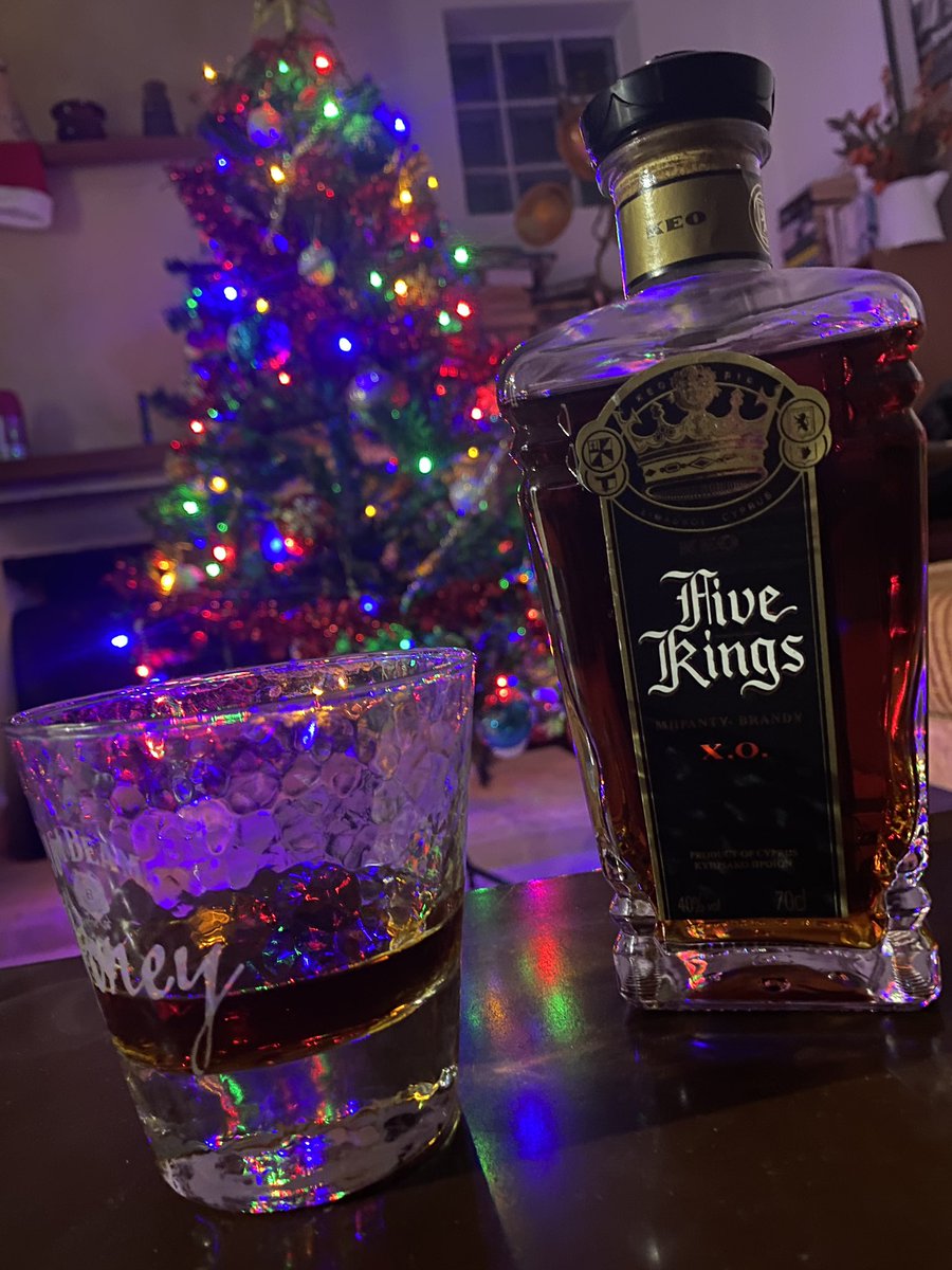 kandemirrmehmet's tweet photo. Sert bir hafta geliyor hazırlanalım. #fivekings  brandy https://t.co/oKycW1gt31