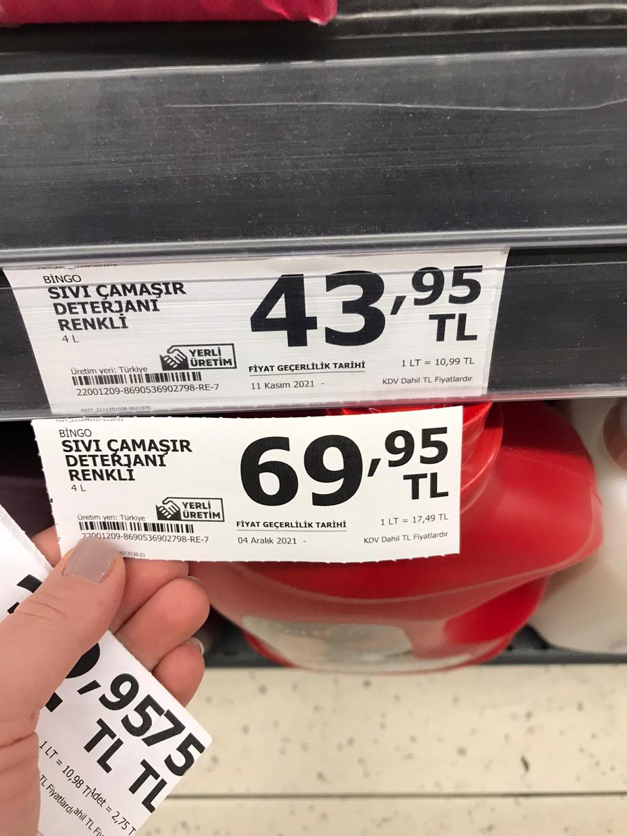 Reis için canımı veririm diyen arkadaşımı ziyarete gittim 15 temmuz gecesi beraber sokaklardaydık.!
REİS e isyan ediyor kahroluyor,
Sebebi matketler kafasına göre hergün zam yapıyor REİS hiçbirşey yapmıyor,
İş arkadaşlarım bana söylemediğini bırakmıyor savunmaktan bıktım diyor.