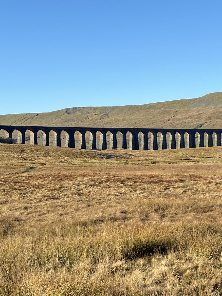 ThePagesTravel's tweet photo. A gorgeous #December morning-the beauty of the #yorkshiredales this is #ribblesheadviaduct part of the Settle-Carlisle railway line #theadventurepages https://t.co/mcn7qEjZG6