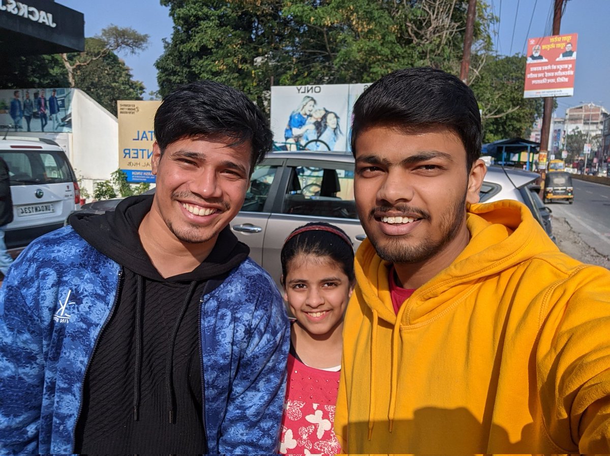 baniyekaldka's tweet image. Met two stars of YouTube in 3 days. Kismat achaa saath de gayi. 😅

#sauravjoshivlogs #sauravjoshi #anshubisht @GamerFleetOG