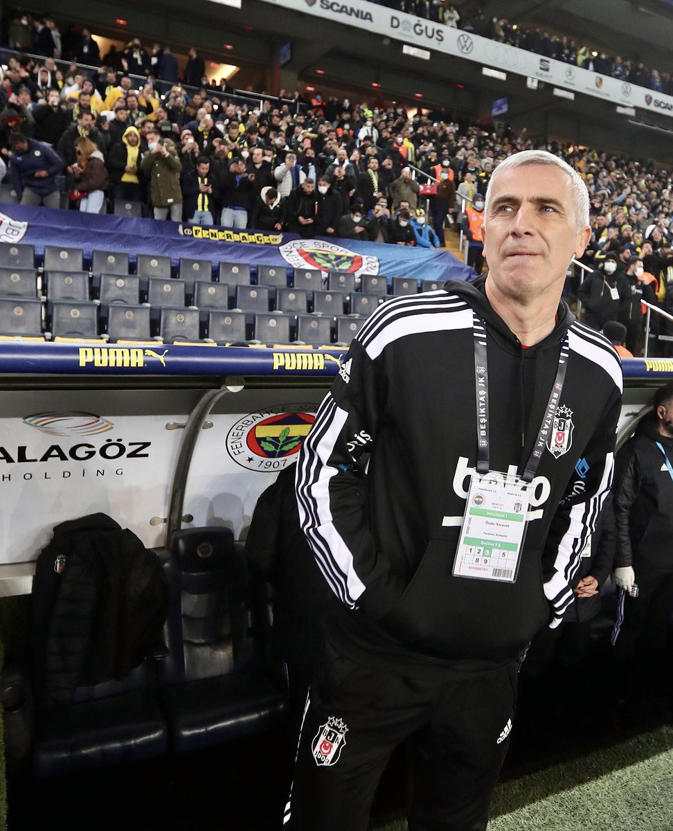 Tebrikler Önder Hocam!

Komedi penaltı kararı ve Vida’nın kariyerine ayıp yanlış geri pası sonucu 2 gol yedik.
Necip’in sakatlandığı pozisyona faul bile verilmedi.
FB’nin korner dahi kullanmadığı maçta Batshuayi’nin 90+5’teki şutu direkte patladı.
2️⃣-2️⃣
<a href="/KaraveliOnder/">Önder Karaveli</a> 
<a href="/Besiktas/">Beşiktaş JK</a>