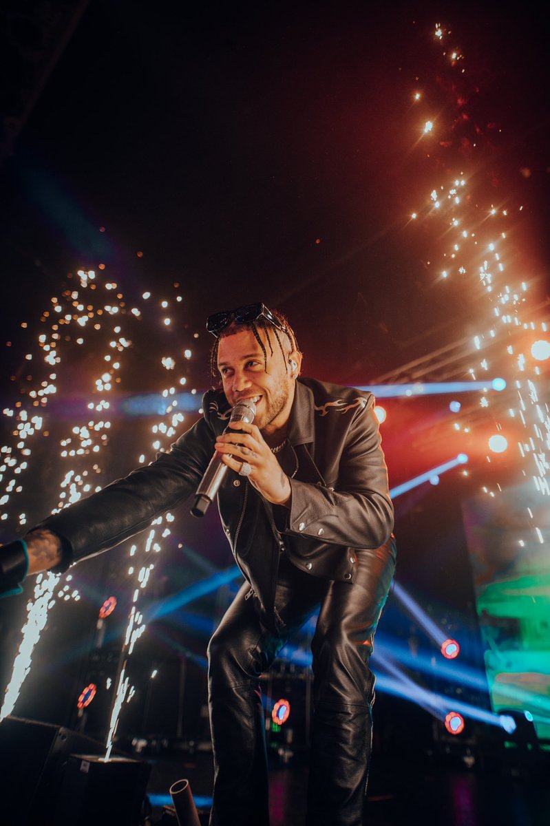 JxVisions's tweet photo. Once again I’m grateful to be one of the main photographers for the @jhaycortez concert in London🙌🏽 https://t.co/fbKvJ6Domb