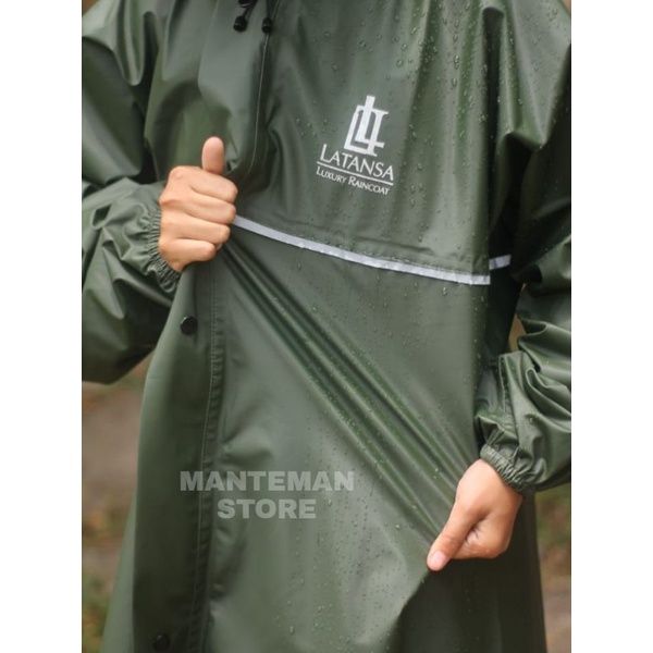 iam07_id's tweet photo. Saya menjual RAINCOAT JAS HUJAN A... seharga Rp124.500. Dapatkan di Shopee sekarang! https://t.co/90KsM38cQc #ShopeeID https://t.co/UOSDZDxAFL