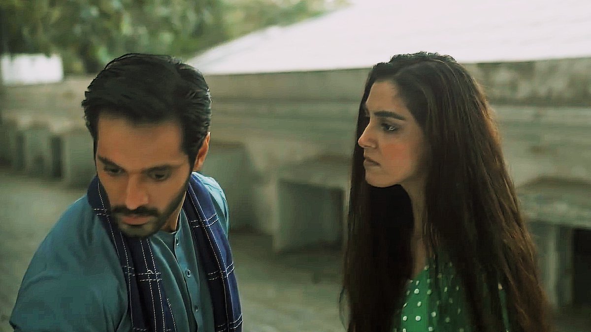 maissum's tweet photo. nah but the way Sonia was genuinely happy/excited to see Rumi at the Club because he no longer indulges in such activities anymore and she thought she'd be able to have some "normal" moments with him and then Rumi insinuated all that stuff about her and bam!
#JoBicharGaye https://t.co/XjsCnBX77N