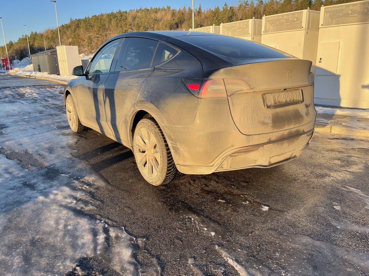 dirtY Tesla😅
