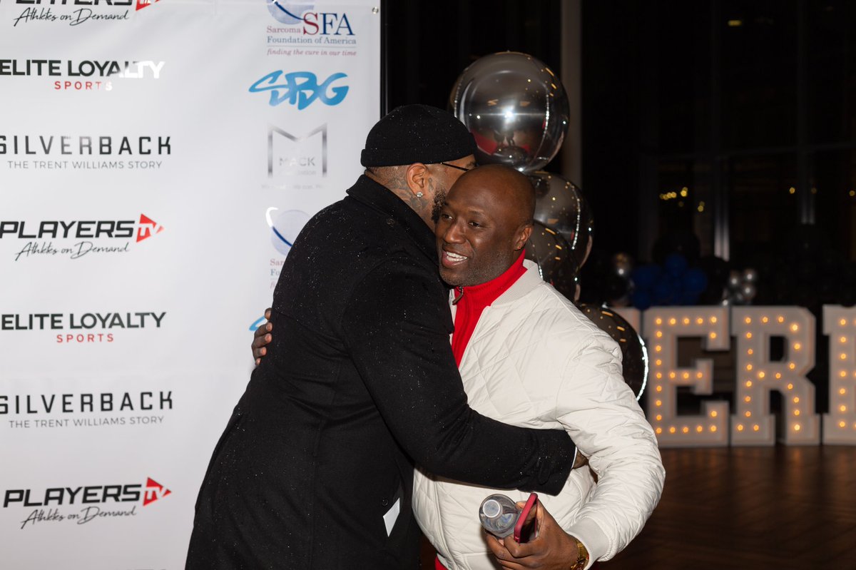 silverbackdoc's tweet photo. #SILVERBACK premiere night’s standout moments—from the red carpet to Trent Williams’ @CureSarcoma Courage Award, and every special moment in between. @CloseUp360 @ELSportsLLC

More photos: https://t.co/xrgrlcWnDT

Documentary here: https://t.co/5aIHRJY2PQ https://t.co/CtFJVIqMUM