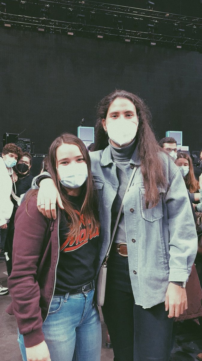 alesaancheez23's tweet photo. Por muy caro que sea el tiempo siempre nos quedará una canción que volver a disfrutar. Solo espero seguir caminando contigo, porque qué bonita la vida a tu lado @Marttaadh https://t.co/CUWZ4A5QeE