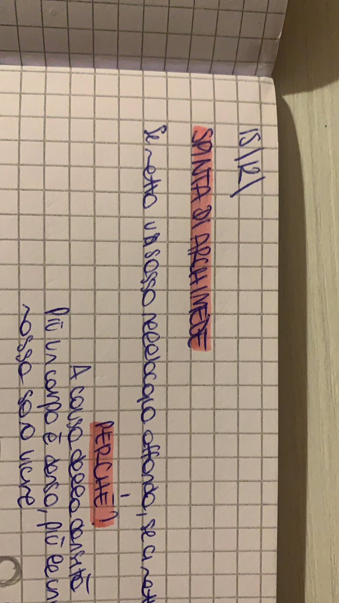 FrancescaDanel2's tweet photo. galleggia chi ci crede https://t.co/zcbUVrkwUW