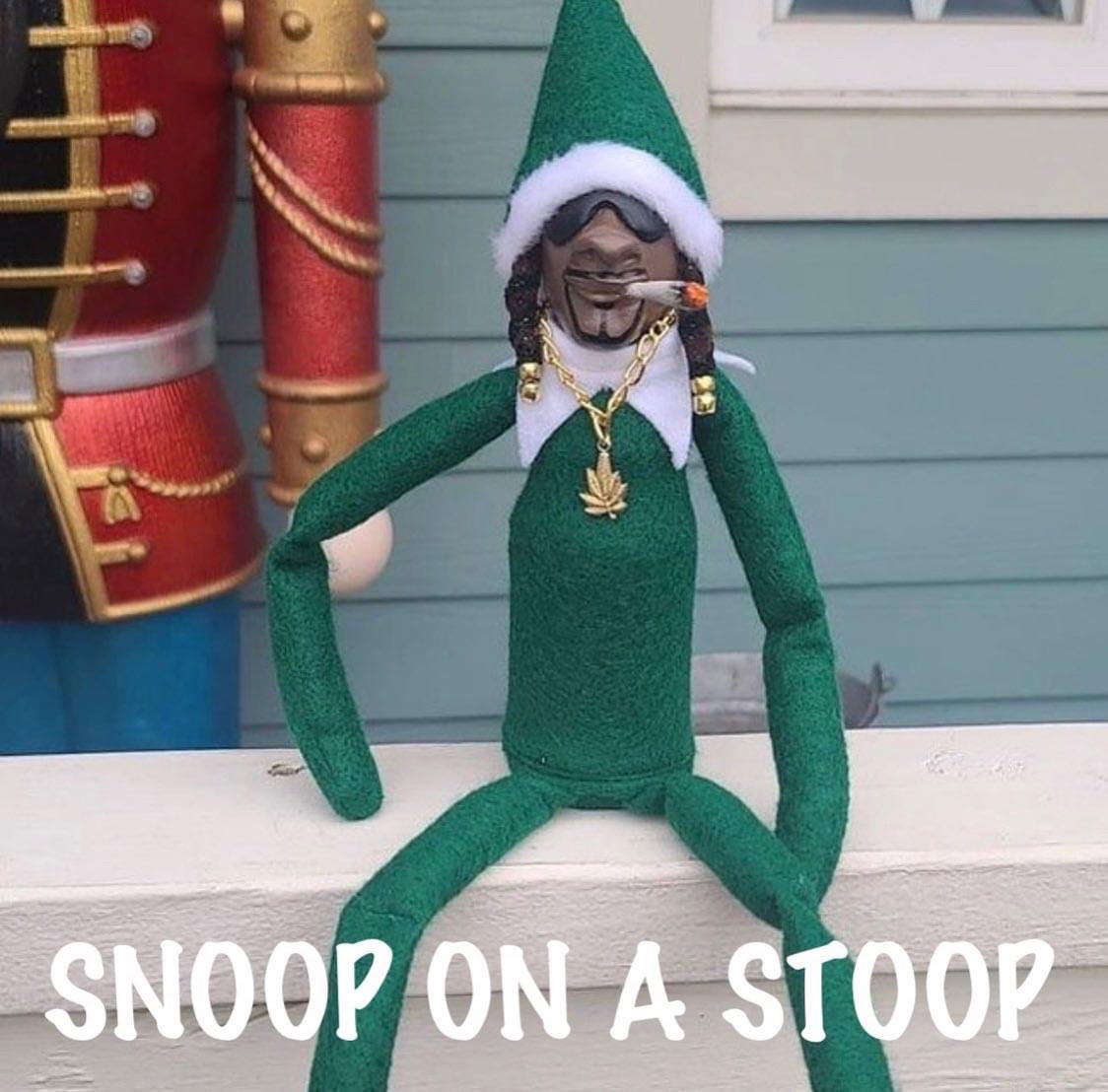 sandropacheco71's tweet image. Forget #ElfOntheShelf I’m getting me a #SnoopOnAStoop. #Christmas