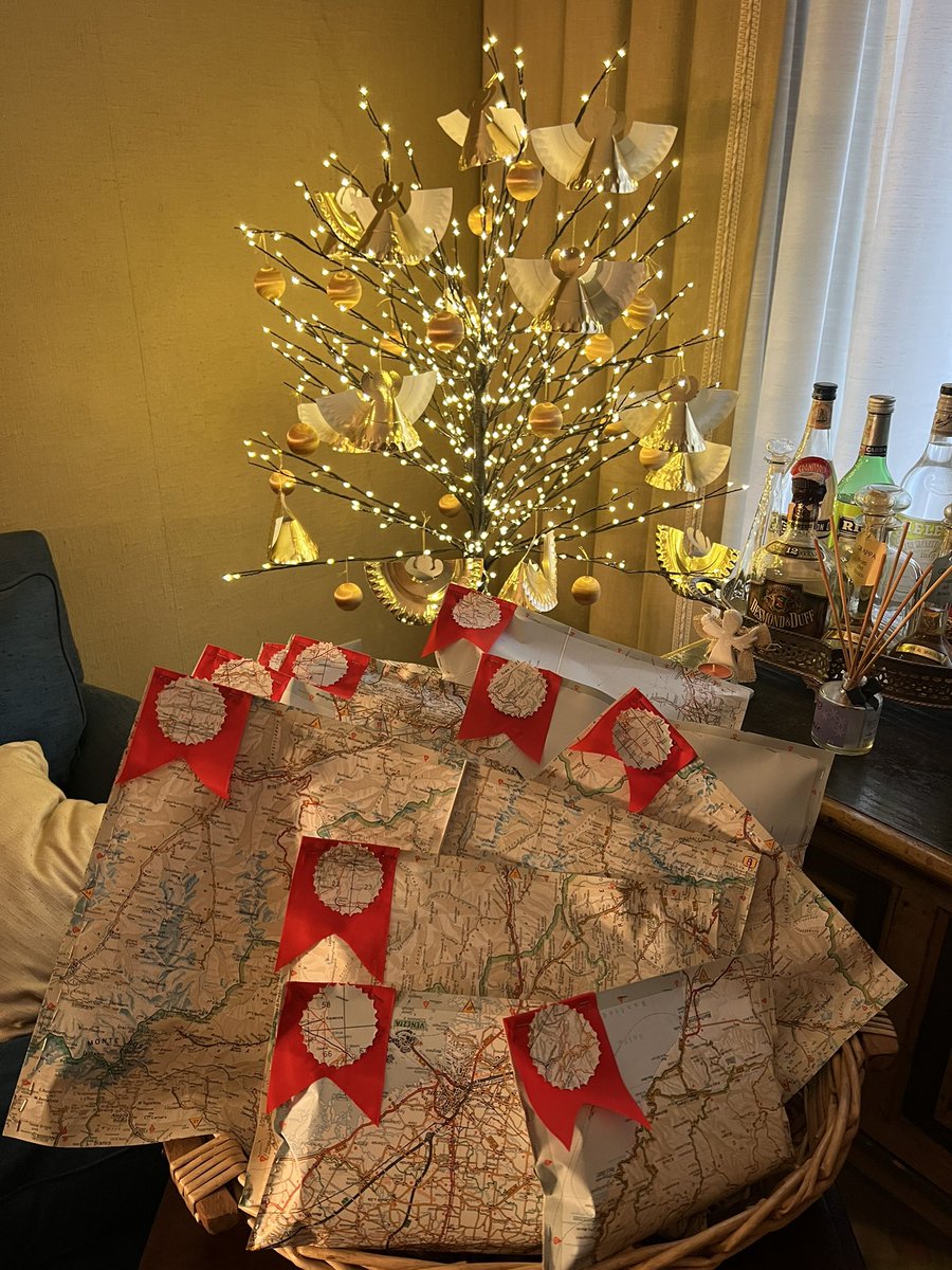 MarinaNovelli73's tweet photo. Out of date Atlas and old ribbons in that bottom draw? Here you go, get ready for Xmas packing! #sustainablepacking #circularpractices #happywallets 😉 https://t.co/eG7YOlgGFJ