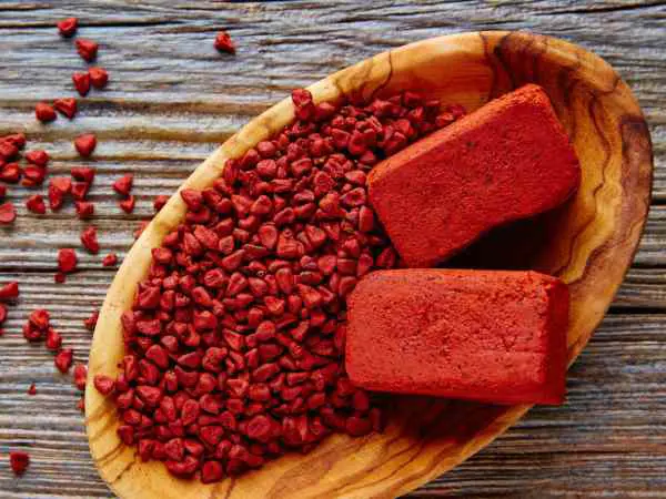 Tomás Bermúdez, chef de La Docena, nos prepara un clásico de su restaurante: pescado zarandeado. Y habla con Gabi sobre sus inicios y su búsqueda constante de nuevos sabores. Manu Nna sigue en casa esta receta y nos ayuda a aclarar algunas dudas. 
sptfy.com/chefentucocina…