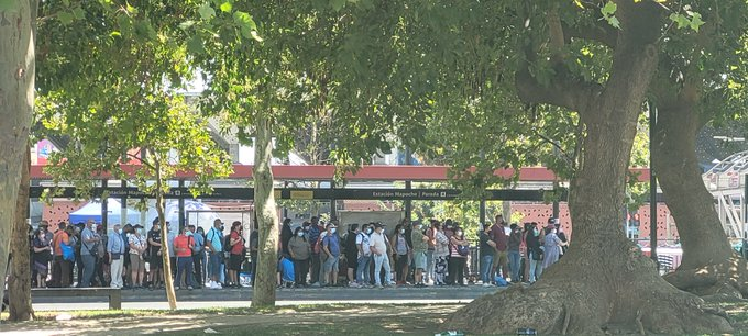 daniel_almagro's tweet photo. #Elecciones2021CL #BOICOT de transporte. #SueltenLasMicrosCTM en Santiago, La Florida, Bajos de Mena Puente Alto, Maipú, San Bernardo... https://t.co/2iKQimCBpS