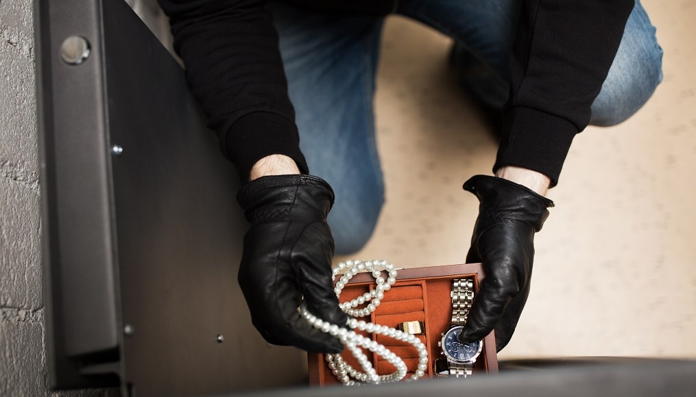 cwiggins42's tweet photo. If you're not happy with how much #homeowners #insurance covers jewelry theft, here's how to increase the coverage.  https://t.co/AATndLaTEP https://t.co/jxYdoUFEGv