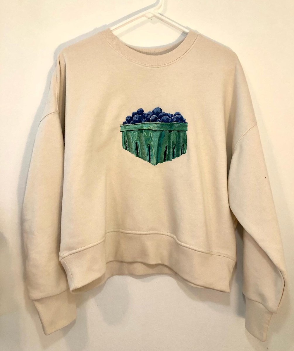 Mdulchin's tweet photo. Finally finished my blueberry basket embroidery 🫐🤩 just in time to quarantine for 6 more days https://t.co/t2xWy9GQ4h