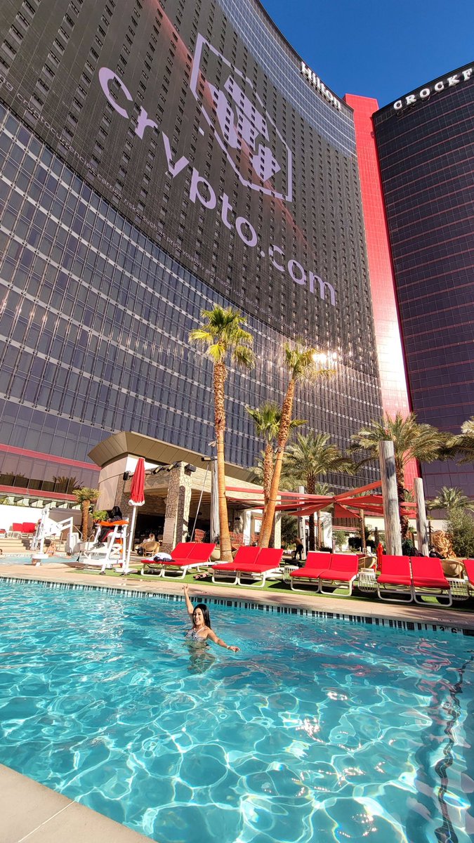 jdrebelinc's tweet photo. A friend just texted and said they are in #Vegas… do you see the ad on the side of the building? 🤩 @cryptocom 

#crypto #cryptonews #cryptolove #cryptoworld #lasvegas #DeFi #doge #Bitcoin #CryptoSignals #investing #cnbc #hodl #altcoins https://t.co/ZkFVrcGqJv