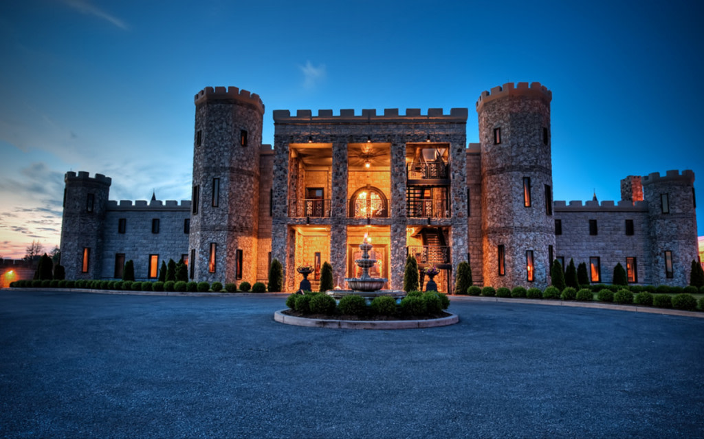LocalLexington's tweet photo. Stay at the Kentucky Castle and Live A Couple of Days Like a King or Queen!
https://t.co/aFbiPwVBQY
#kentucky #castles #kentuckycastle #lexington #lexingtonkentucky #versailles #daytrips #hotels #restaurants https://t.co/nHx2r3TCAK