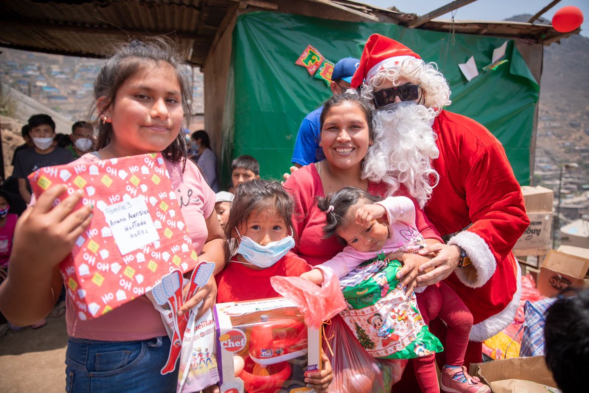 Como parte de la campaña "Navidad es Jesús", Semilla estuvo los distritos de SJM, VMT, Jícamarca y Ñaña llevando sonrisas a los niños, así como una palabra de esperanza, paz y unidad a todas las familias de la zona.