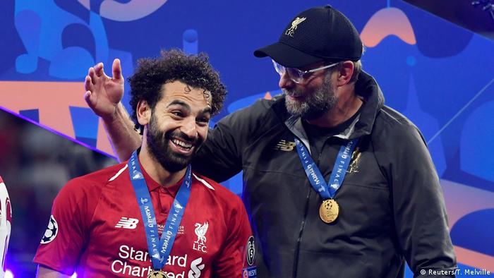AlAinSports's tweet photo. #محمد_صلاح يرتبط بعقد مع إدارة #ليفربول يمتد حتى صيف 2023، ولكن عدم التجديد حتى الآن رغم بدء المفاوضات منذ أشهر طويلة، جعل الجماهير تشعر بأن اللاعب قد يترك ملعب #أنفيلد مع نهاية الموسم الحالي.

#عينك_على_العالم
@MoSalah @LFC_Arabic https://t.co/mIYtsvYswr
