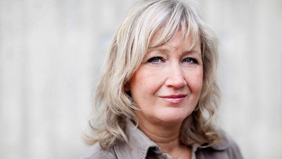 the_positivist's tweet photo. Erika Bjerström, en hjältinna bland journalister! Tack för att du finns🙏🏾🙏🏾 den stora massan står bakom dig och ditt arbete för klimatet. De trötta idioter som säger annorledes borde krypa tillbaka under stenen de kom ifrån. #svpol #erikabjerström #räddaklimatet #freepress https://t.co/7FOYXQJpyY