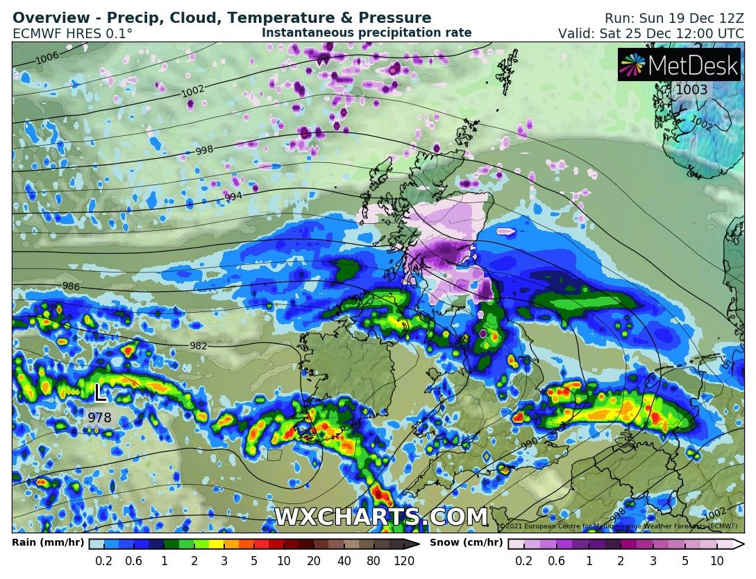 CarlowWeather's tweet photo. Latest weather model updates largely keep cold to North of us for Christmas Day with low system bringing rain to Southern areas. Still some uncertainty though. Scotland could well see a white Christmas though! https://t.co/3lMLZQqUjn