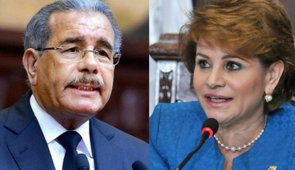 masinformadoRD's tweet photo. DANILO MEDINA ALLANADO MAÑANA LUNES.

Me informan que la @ProcuraduriaRD mañana lunes estaría allanando y apresando al expresidente @DaniloMedina su hermana @YomairaMedinaS e @IrisGuaba 

COMIENZA LA VENGANZA DE @luisabinader https://t.co/DA4c1JS0ff