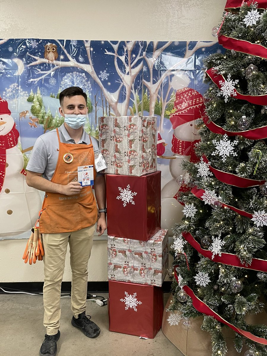 leslie6563's tweet photo. Yesterday we got to celebrate all of our associates’ hard work this year by passing out Christmas presents! I’m so thankful for our team at 6563! @tgtguerrero12 @ericbernal01 #slaughterstrong #christmasspirit #homedepot https://t.co/GeYGPkMTse