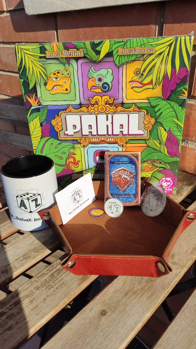 Participa en el sorteig d'aquest magnífic lot: Pakal + Clash of Decks + merchandising!

 Tan sols heu de fer:

- Follow a aquest compte.
- RT + like.
- Menciona algú amb qui jugaràs.

Teniu fins el dia 7 de Gener, el sorteig es farà el primer streaming de l'any (dies 8 o 9).