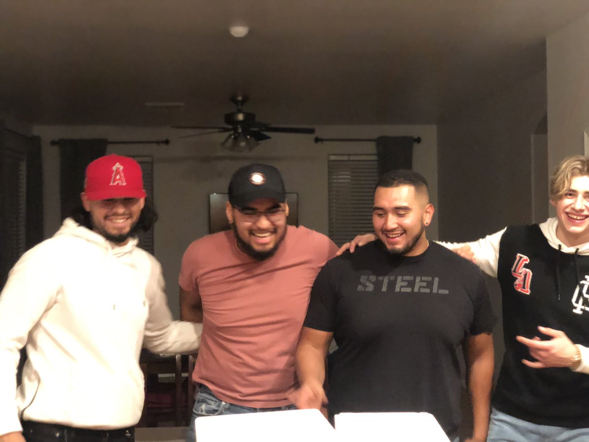 Sebas_Armenta12's tweet photo. Specialist get together! #forthrbrand https://t.co/BvCwgriZRw