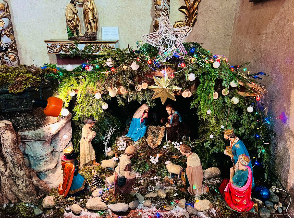 SarahPanda43's tweet photo. Célébration de Noël en l’église de Lavoûte-Chilhac 🙏⛪️🌈 https://t.co/HwUJkuSIwz
