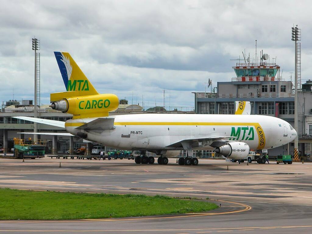 andre_gb's tweet photo. McDonnell Douglas DC-10-30F #aviation #airplanesdaily #airplane #aircaft #plane #aviationworld #avporn #avgeek #instaviation #instaaviation #airliners_daily #airplanes_daily #flying #airliners  #instaplane #aviationtopia #dc10 #dc1030 #dc10f #dc1030f #mc… https://t.co/h48DHlviPn https://t.co/TOIz2gc0BE