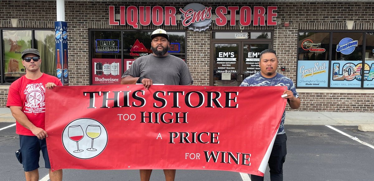 RFDLaborNews's tweet photo. Johnson Brothers Strikers Take Their Fight to the Customers https://t.co/9ChMlINyPg https://t.co/aONUFftj6D