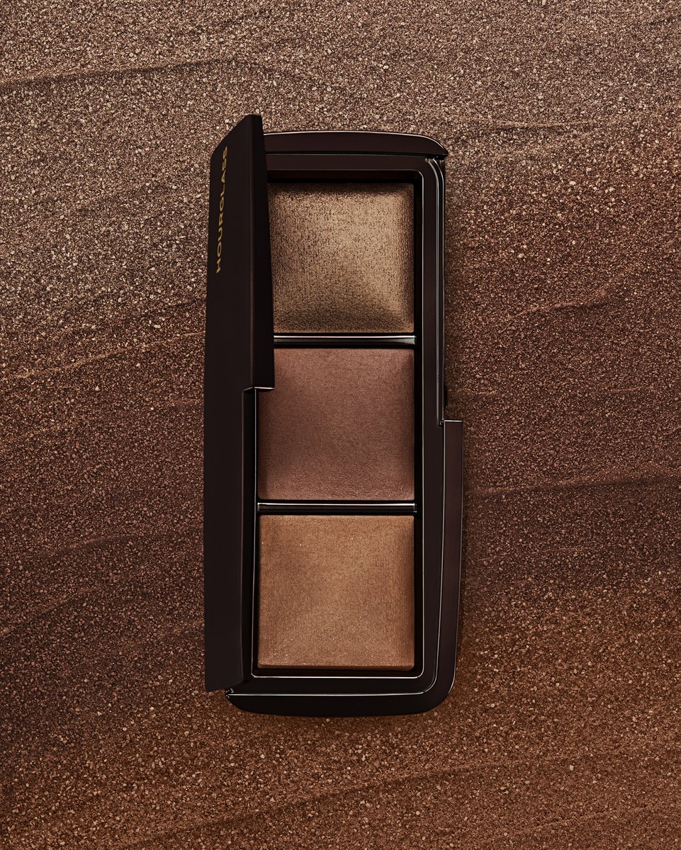 Ambient Lighting Powders utilize Photoluminescent Technology to filter out harsh light and refine the skin’s appearance for a complexion that appears lit-from-within. 

#HourglassCosmetics