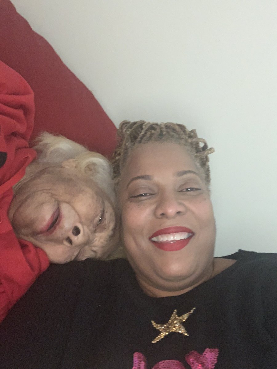 LCMLessons's tweet photo. Giggling like two little school girls. #Mamadaughtertime https://t.co/CyUGAMwahQ
