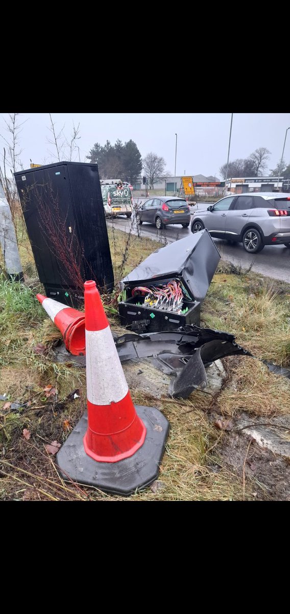 Hull early hours this morning to provide emergency TM #Area12 #Amey