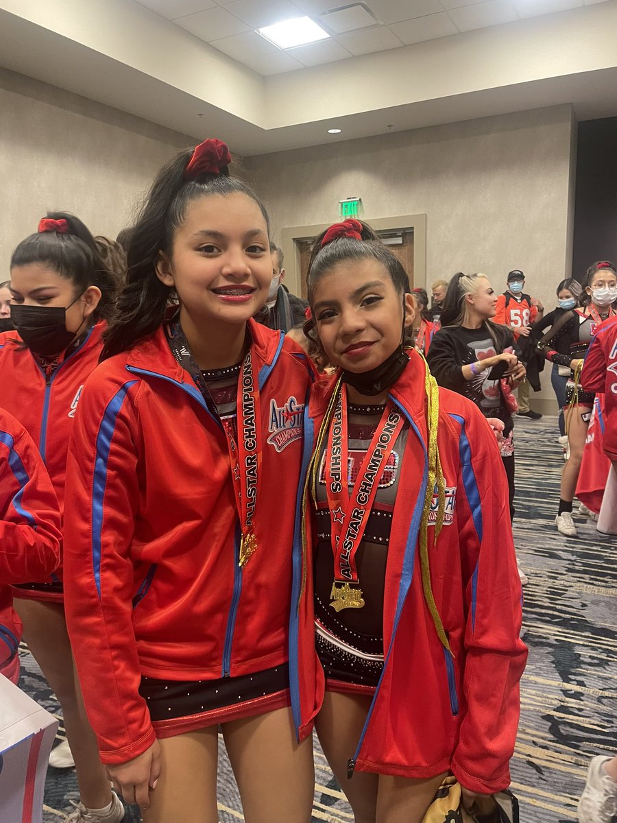 njcroyle's tweet photo. Eastlake and Ensor cheerleaders representing at Aurora Grand Nationals in Colorado with @KnightTimeCheer “Passion” “J3MS” and “Obsession” Grand Champs : High Score : Outstanding Choreography: Outstanding Stunts. Way to go KTC!!! #NiceJackets https://t.co/LkQUpkyfrE