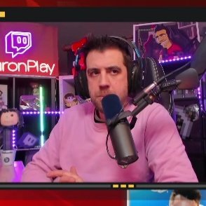 minaplay04's tweet photo. auron en plena partida intentando entender y recordar como se jugaba al UNO: https://t.co/2WzBd4Zkkd