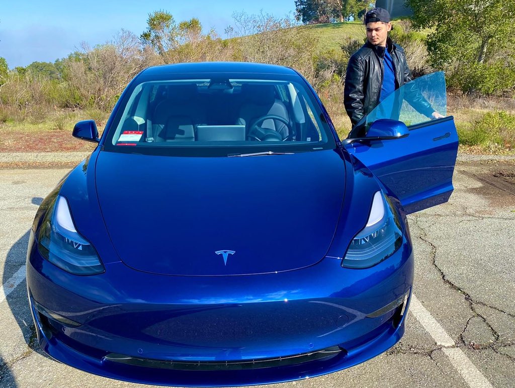 aaditya_purani's tweet image. Hardwork pays off! Just picked up my @Tesla. Back to the hustle now! 

#Model3 #Goals2021