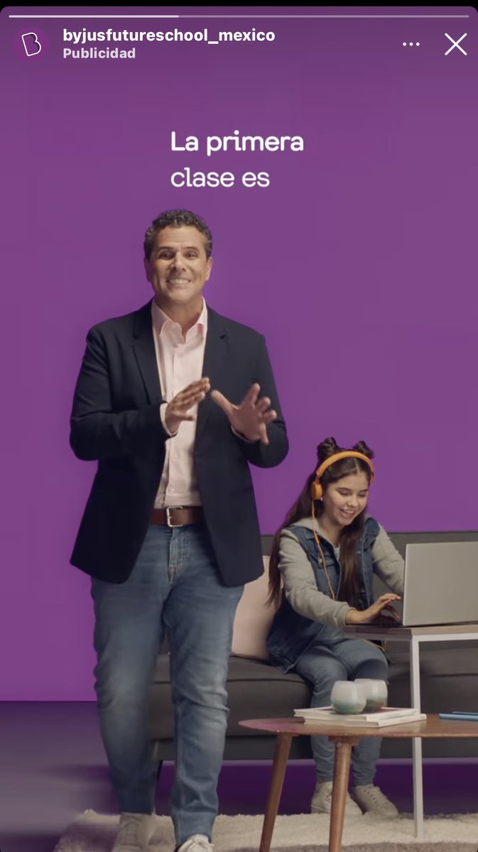 rikki86's tweet photo. Qué pedo con #Regil y ese anuncio…. Nadie vio que su pack es lo que mejor anuncia en su anuncio? #MarcoAntonioRegil https://t.co/9YhNehm6qD