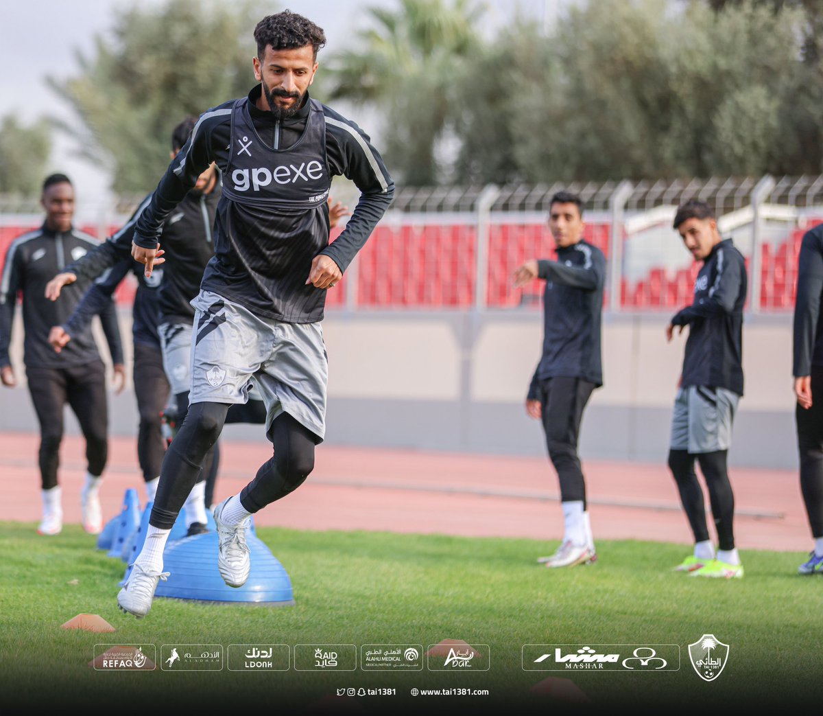 Altai_club's tweet photo. 📷| الفريق الأول بنادي الطائي يواصل تحضيراته للقاء #التعاون_الطائي مساء بعد غدٍ الثلاثاء.

#الطائي #حائل 
#كاس_خادم_الحرمين_الشريفين https://t.co/iyWGEX5I5f