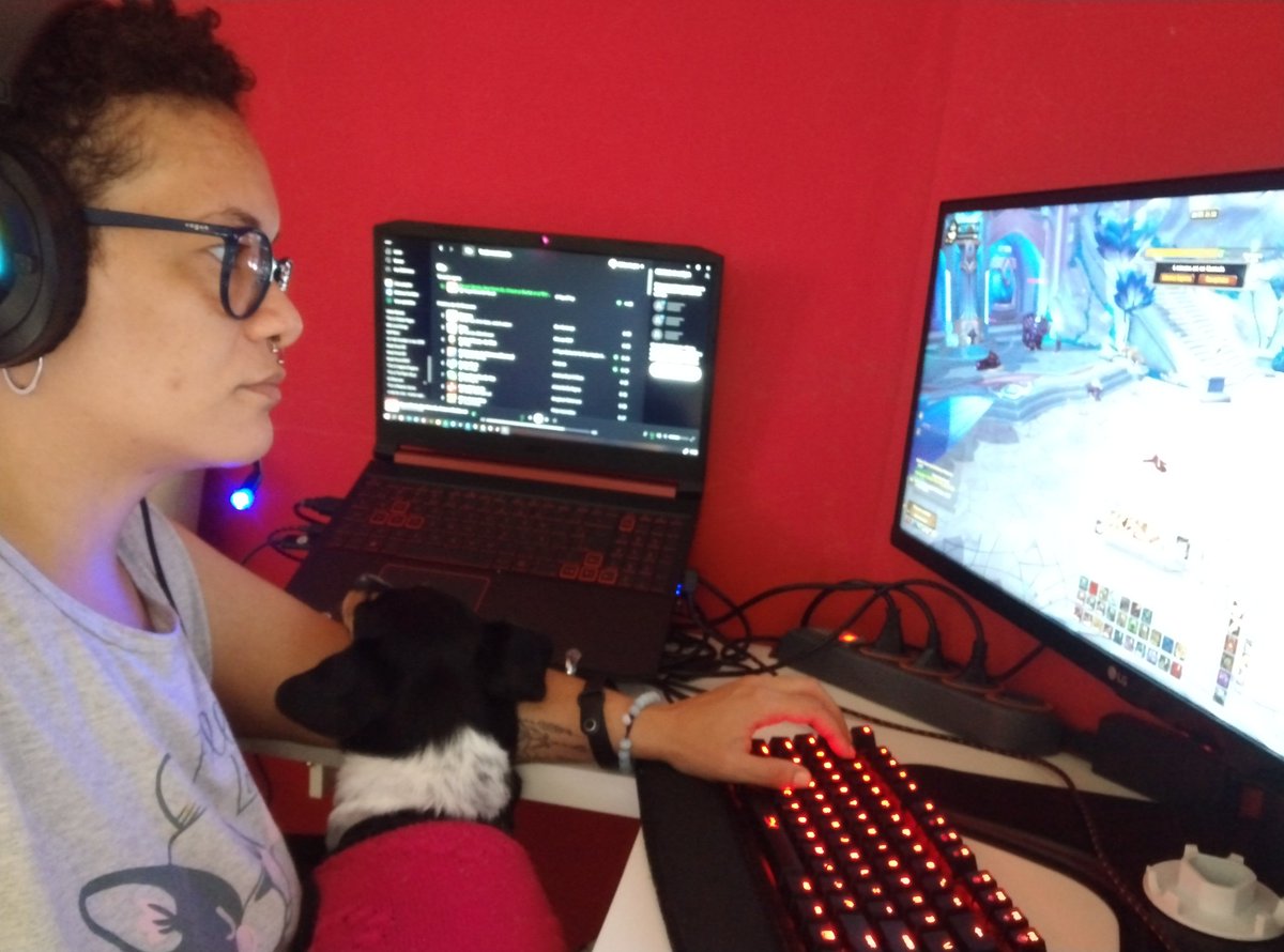 NPolvilho's tweet photo. Vai ter jogo comigo no colo humana 🦊🖱️🖥️⌨️ https://t.co/VPQPBGpEVe