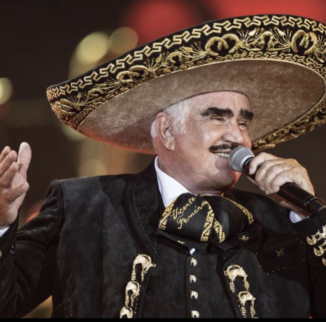 Legendary singer Vicente Fernandez has sadly passed away at the age of 81. He leaves behind a legacy with music that impacted Mexican culture for decades.