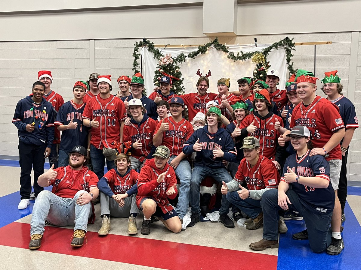 BREAKFAST WITH SANTA was a HUGE success. Thank you to everyone who came out to support our baseball program and enjoy some time with Santa!
