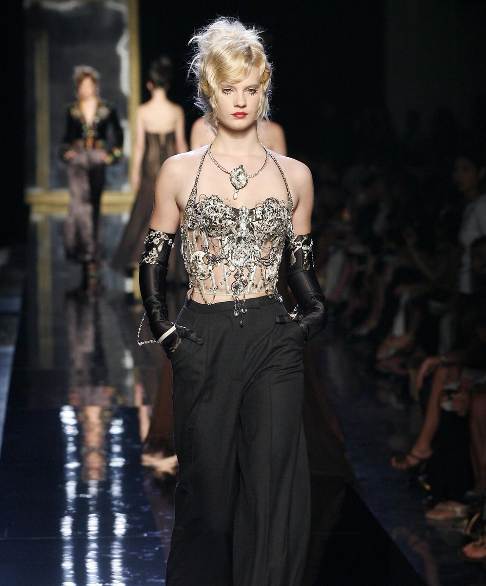 highendhomo's tweet photo. jean paul gaultier fw06 couture https://t.co/IiCUZAj1iG