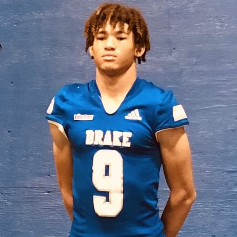 TylerTolbert03's tweet photo. I had a great time Visiting Drake University! Thank you to @CoachBloss @2CoachG1 @tstepsis for hosting me!
@DrakeBulldogsFB @CCNextLevelFB @CreekFB https://t.co/6MQTSBtWkH