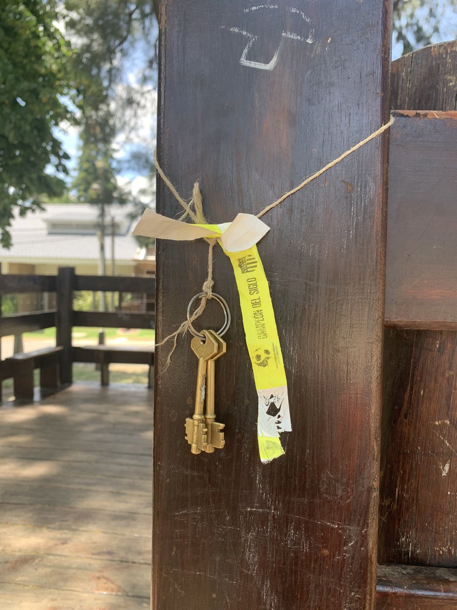 Si perdiste una llave en la placita de Venancio Benavidez… <a href="/cap_social/">Comisión Asuntos Sociales CAP</a> y <a href="/FemeninoCAP/">PEÑAROL | Femenino</a> te la dejaron pronta para que la pases a buscar 😉 se agradece RT para que llegue a su dueño. <a href="/WilsonMendez86/">Wilson Méndez</a> <a href="/diegodelacurva/">Min. Diego González González</a> <a href="/rafacotelo/">Rafa Cotelo</a> <a href="/capsinfiltro/">Peñarol Sin Filtro</a>