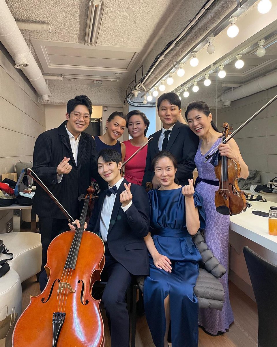 jinho_cello's tweet photo. 👋Goodbye

#jinho_hong_IGFeed https://t.co/uiofmichDk