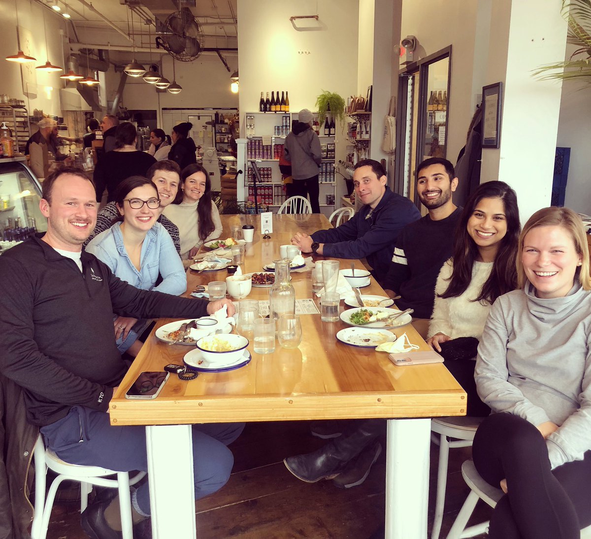 Rare sighting when all PGY2s are off on the same Saturday and can enjoy a brunch with their significant others👏🏼  #OrthoFamily