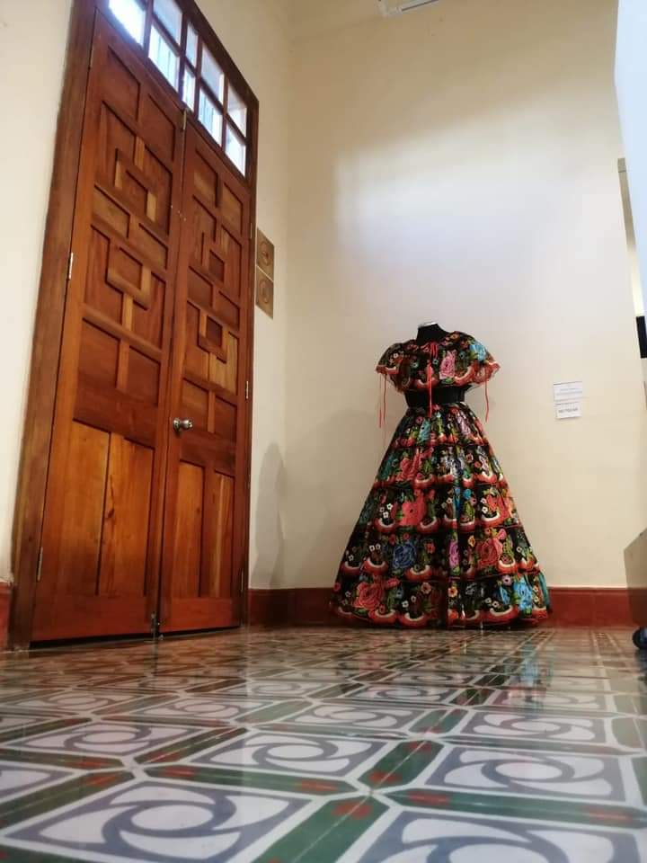 DylCamacho's tweet photo. Este fin de semana, el Museo de Tapachula, es buena opción para conocer la exposición "Raíces y colores de Chiapas", del acervo del MUSART y que estará en exhibición hasta el 23 de enero.
#MUTAP #MUSART #Tapachula https://t.co/ZsikHL77fb