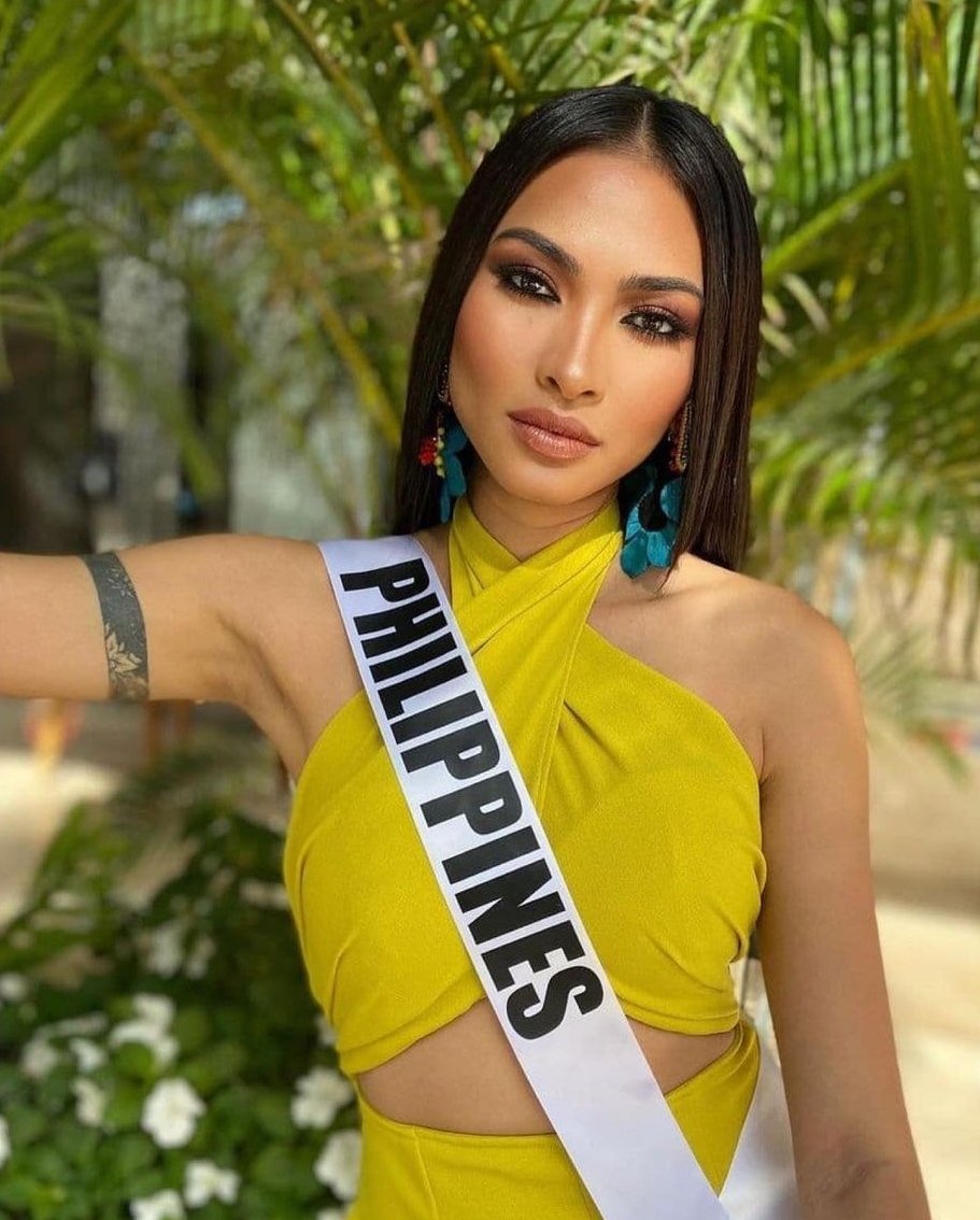 kickawe19's tweet photo. The new Miss Universe will be crowned in less than 8 hours.May the universe conspire and may the stars align for you Queen Beatrice Luigi Gomez! π΅πππ«
#MissUniverse2021 #MissUniverse #GoMezUniverse #BeatriceLuigiGomez #BeatriceForThe5thCrown #Philippines #BEAnihan https://t.co/6jptV0AnAx